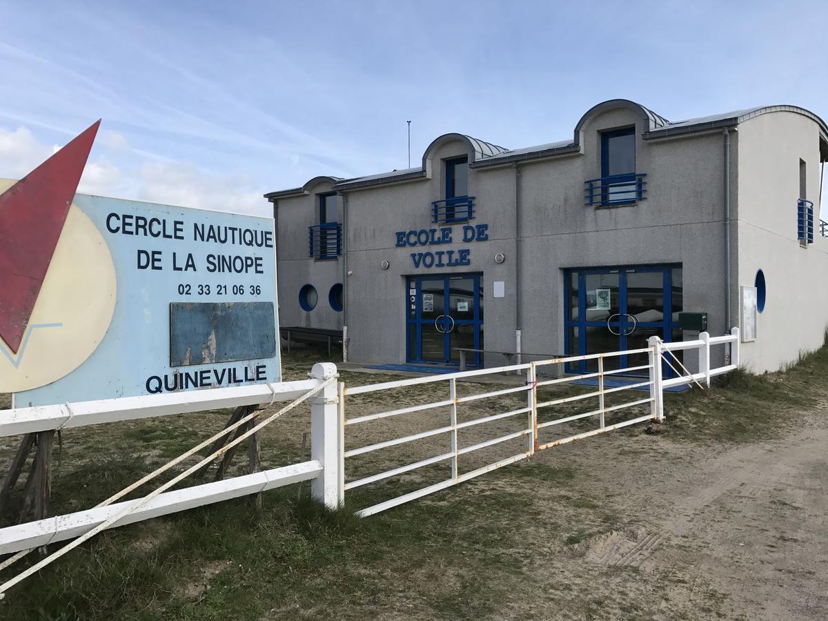 Hotel De La Plage Quinéville Exterior photo